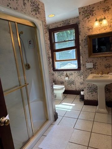 21 Whitney Rd, Quincy, MA 02169