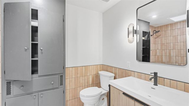 400 Chippendale Ave, Austin, TX 78745