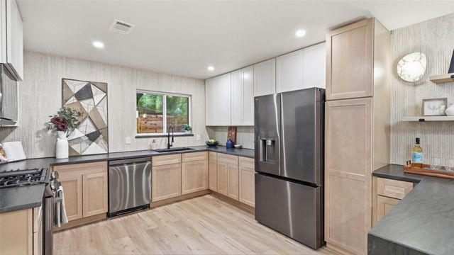 400 Chippendale Ave, Austin, TX 78745