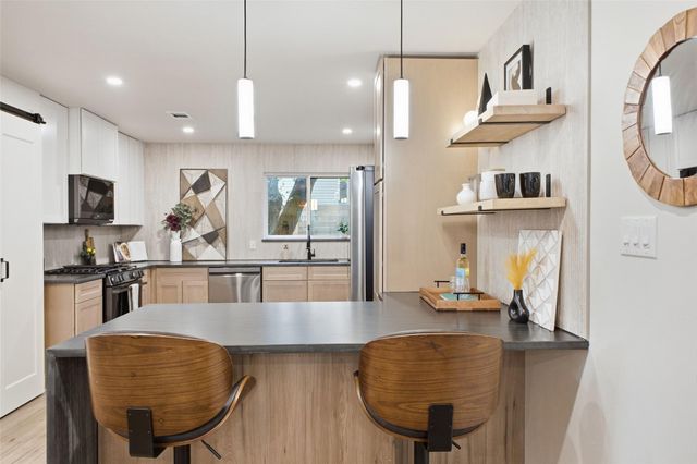 400 Chippendale Ave, Austin, TX 78745