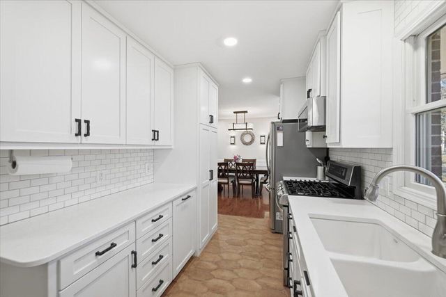 107 SURREY Avenue, Council Bluffs, IA 51503