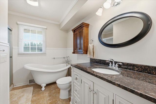 107 SURREY Avenue, Council Bluffs, IA 51503