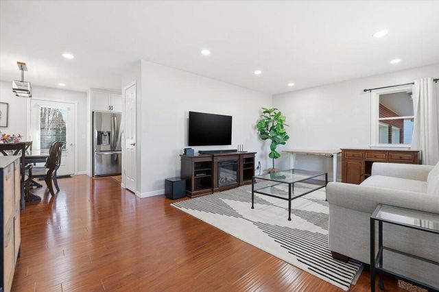 107 SURREY Avenue, Council Bluffs, IA 51503