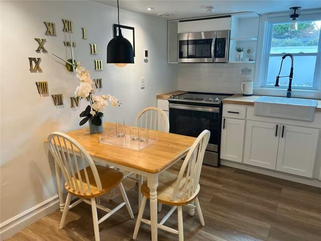 207 Main Avenue, Warwick, RI 02886