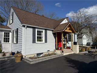 207 Main Avenue, Warwick, RI 02886