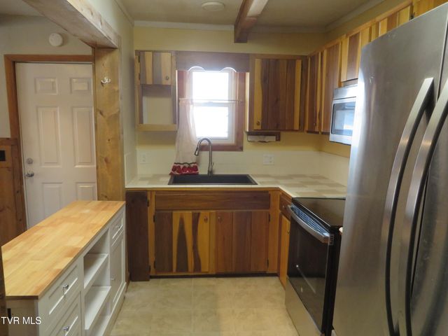 492 Forge Creek Road, Mountain City, TN 37683