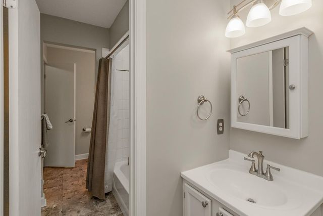 3431 Kent Street 708, Shoreview, MN 55126
