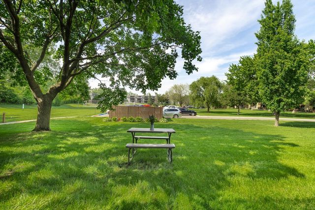 3431 Kent Street 708, Shoreview, MN 55126