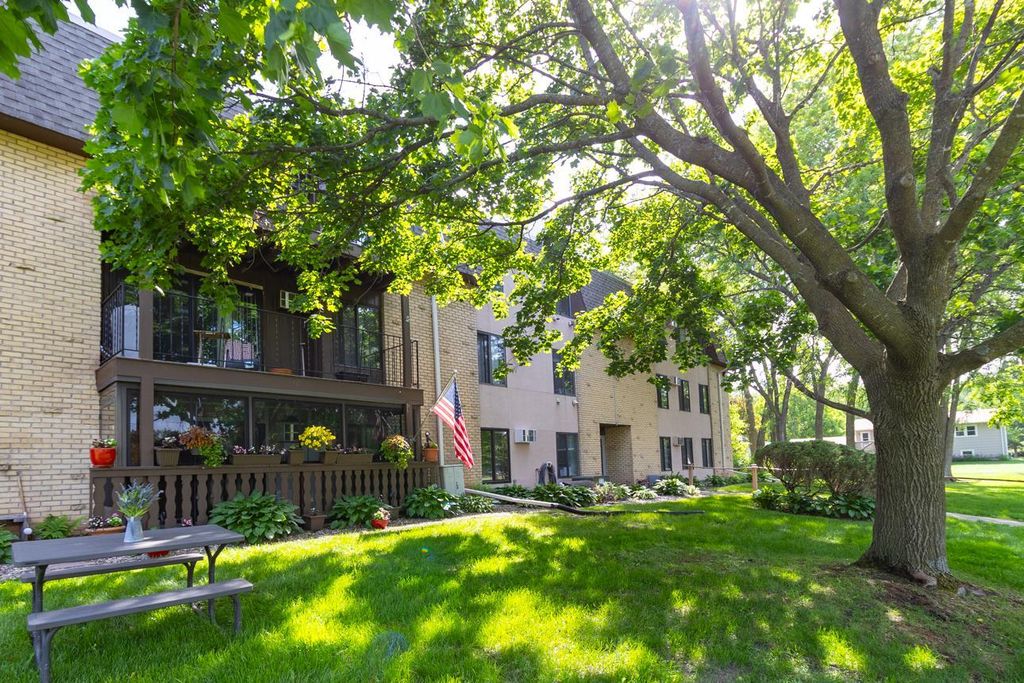 3431 Kent Street 708, Shoreview, MN 55126