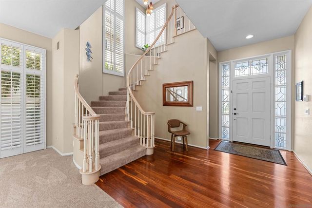 9744 Claiborne Square, La Jolla, CA 92037
