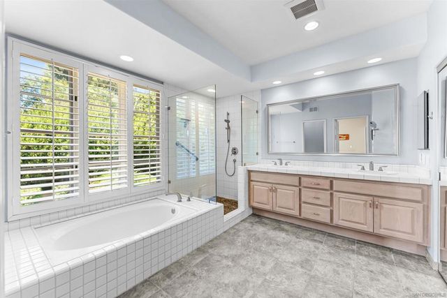 9744 Claiborne Square, La Jolla, CA 92037