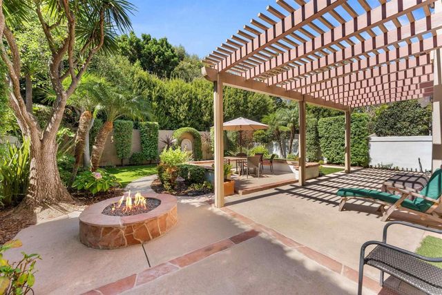 9744 Claiborne Square, La Jolla, CA 92037