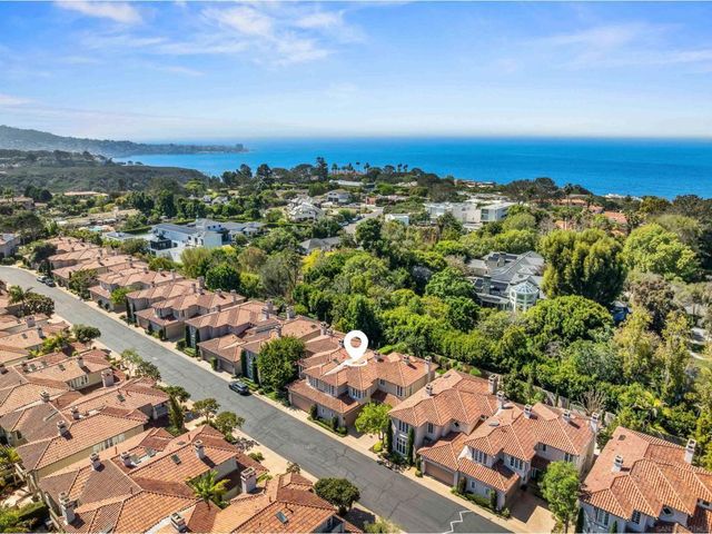 9744 Claiborne Square, La Jolla, CA 92037
