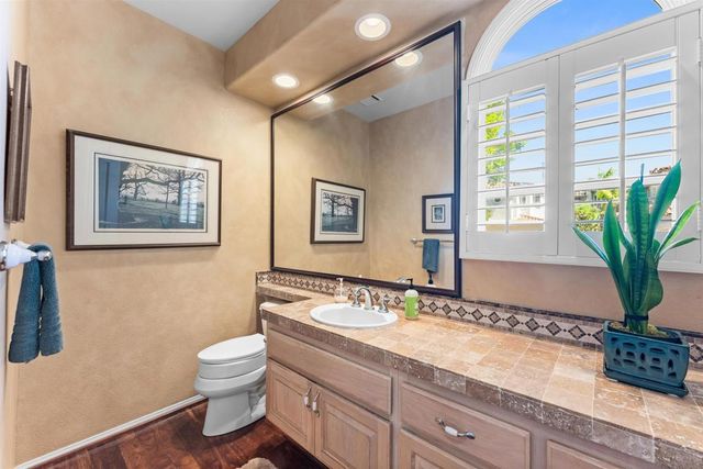 9744 Claiborne Square, La Jolla, CA 92037