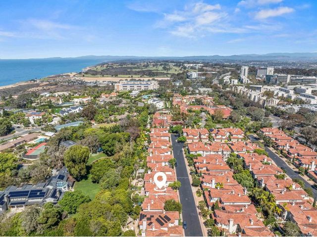9744 Claiborne Square, La Jolla, CA 92037