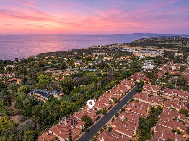 9744 Claiborne Square, La Jolla, CA 92037