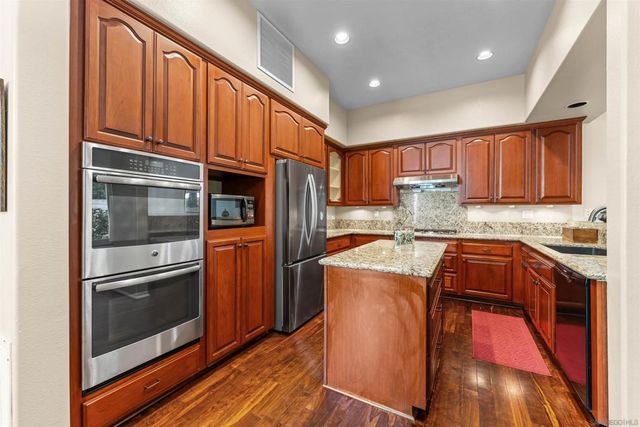 9744 Claiborne Square, La Jolla, CA 92037