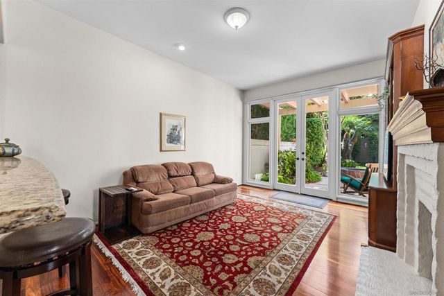 9744 Claiborne Square, La Jolla, CA 92037