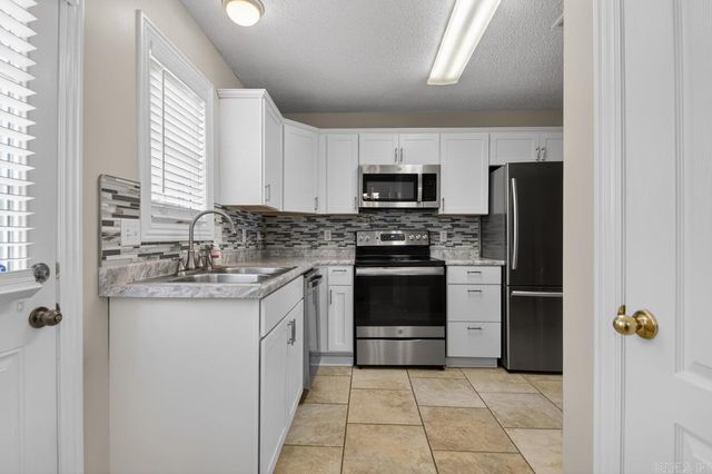 200 Pine Forest 3-B, Maumelle, AR 72113