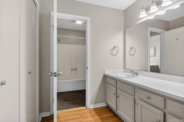 200 Pine Forest 3-B, Maumelle, AR 72113