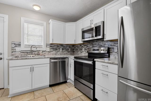 200 Pine Forest 3-B, Maumelle, AR 72113