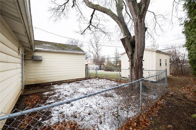 32 Black Walnut Drive, Greece, NY 14615