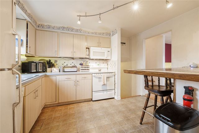 32 Black Walnut Drive, Greece, NY 14615