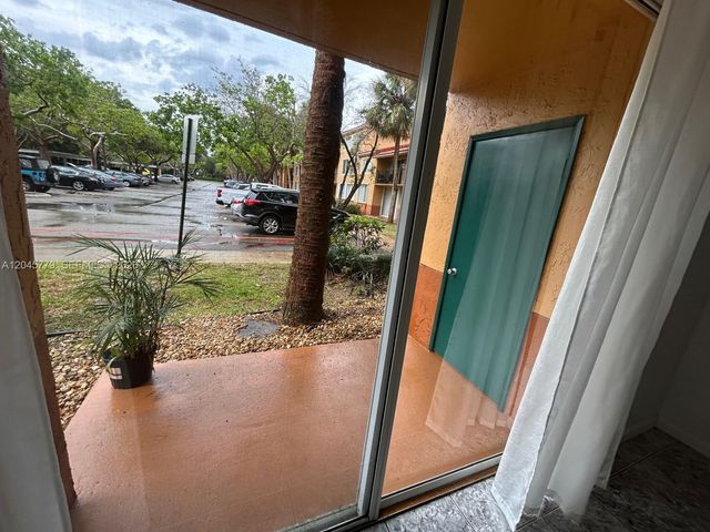 10765 Cleary Blvd 109, Plantation, FL 33324