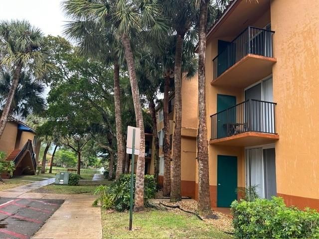 10765 Cleary Blvd 109, Plantation, FL 33324