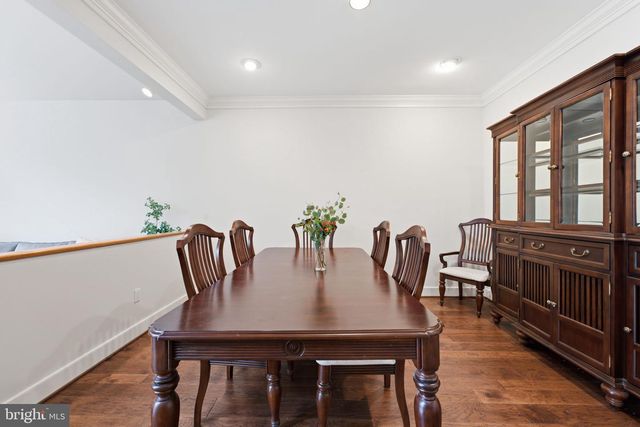 30 GREYTHORNE WOODS CIR, Wayne, PA 19087