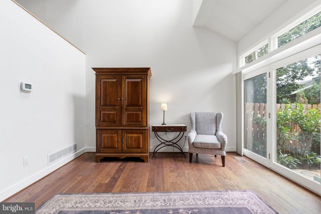 30 GREYTHORNE WOODS CIR, Wayne, PA 19087