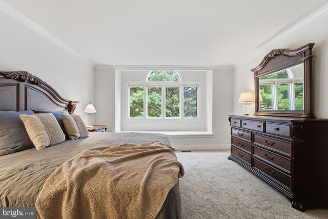 30 GREYTHORNE WOODS CIR, Wayne, PA 19087