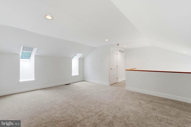30 GREYTHORNE WOODS CIR, Wayne, PA 19087