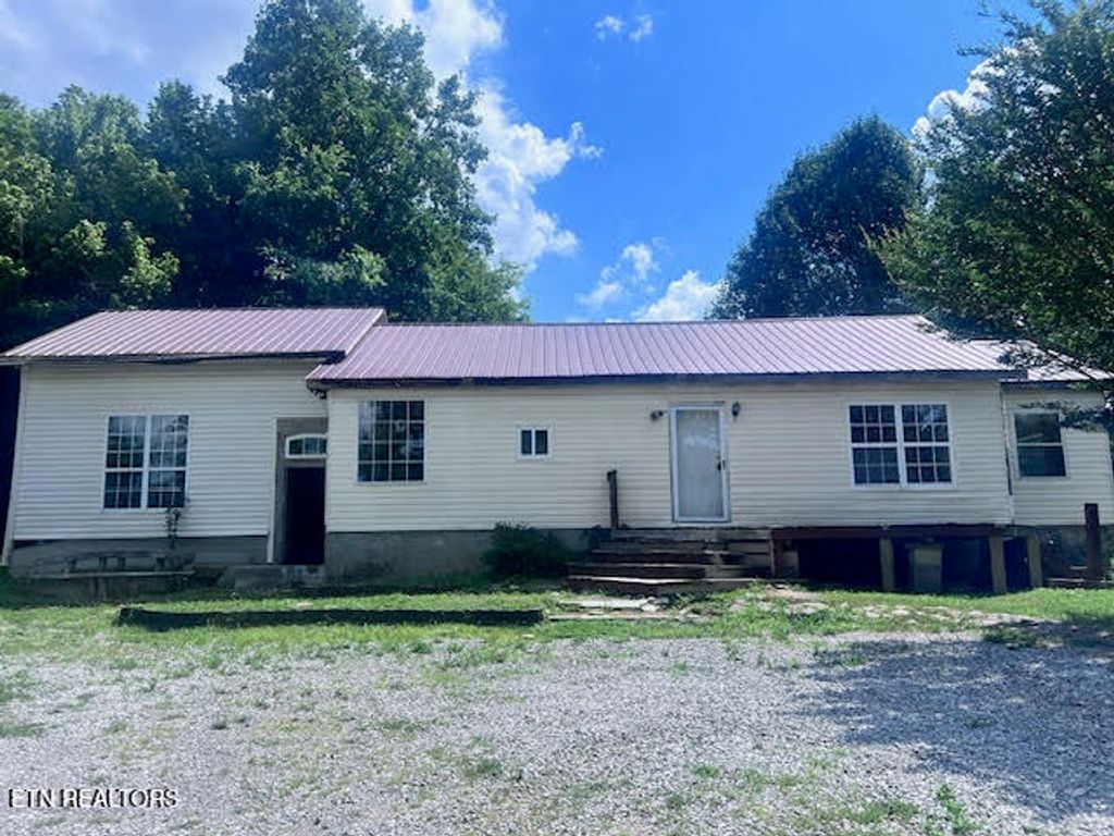576 HWY 70, Lenoir City, TN 37771