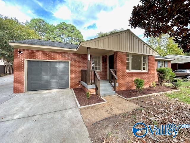 318 Graycroft Drive, Huntsville, AL 35802