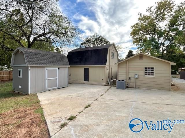 318 Graycroft Drive, Huntsville, AL 35802