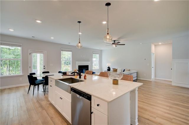 141 Dohrn Drive, Loganville, GA 30052