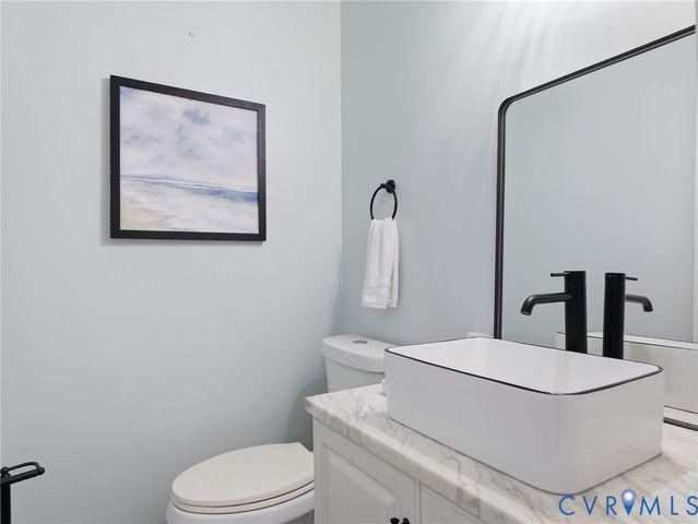 13905 Old Hampstead Ln, Chester, VA 23831