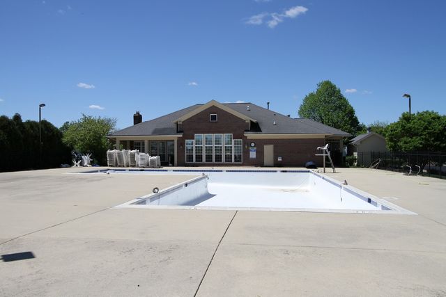 2554 Dickens Drive, Aurora, IL 60503