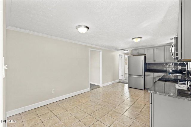 212 Highland Circle, Bluff City, TN 37618