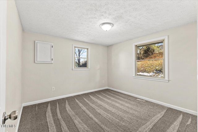 212 Highland Circle, Bluff City, TN 37618