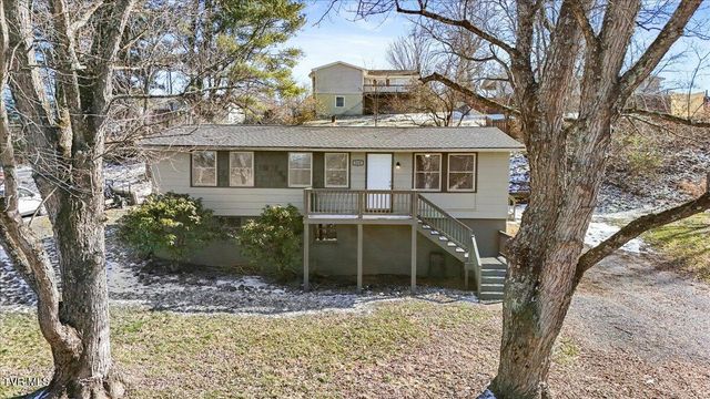 212 Highland Circle, Bluff City, TN 37618