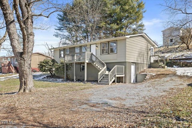 212 Highland Circle, Bluff City, TN 37618