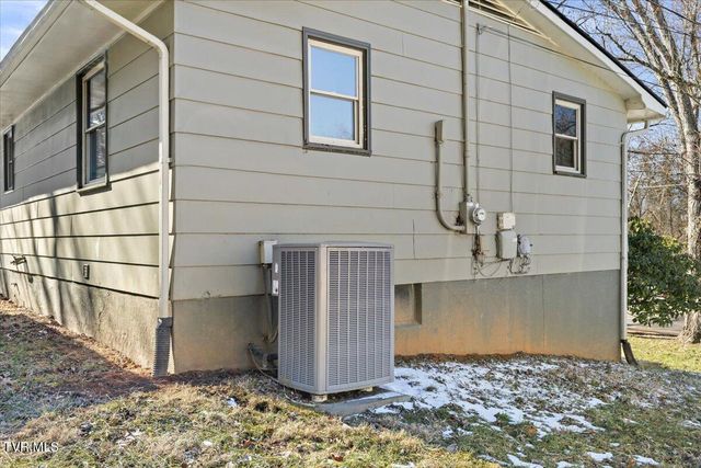 212 Highland Circle, Bluff City, TN 37618