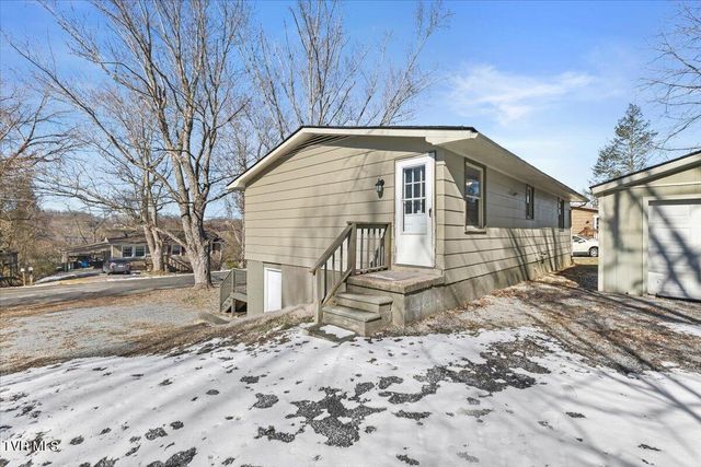 212 Highland Circle, Bluff City, TN 37618