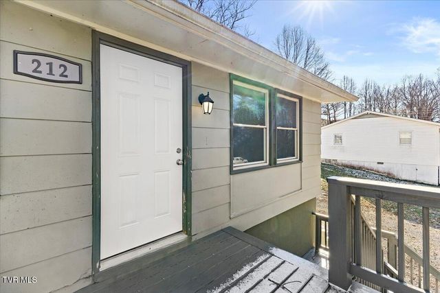 212 Highland Circle, Bluff City, TN 37618