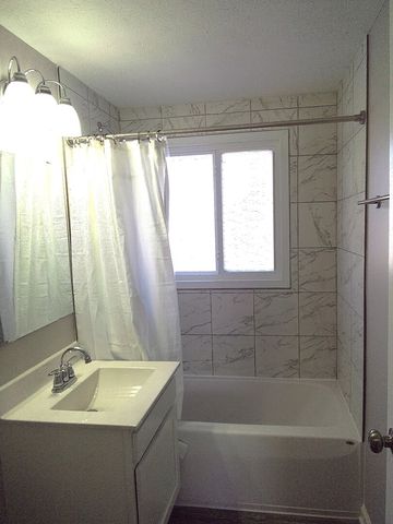 15 Indianwood Boulevard 15, Park Forest, IL 60466