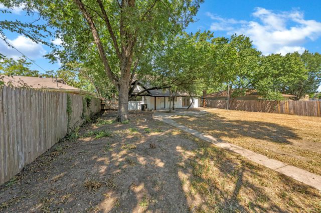 1218 Thomas Street, Denton, TX 76201