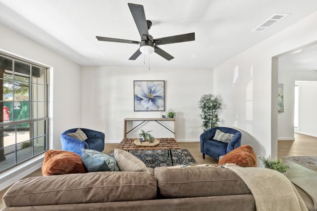 1218 Thomas Street, Denton, TX 76201
