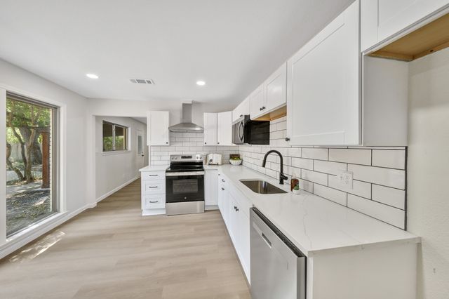 1218 Thomas Street, Denton, TX 76201